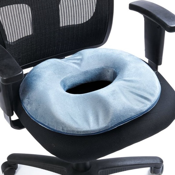 Black Mountain Products BMP Donut Tailbone Seat Cushion Sporting Goods MSRP$40 - Picture 2 of 3